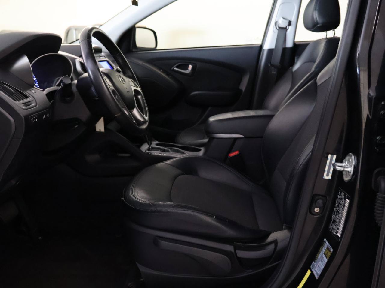 Used 2011 Hyundai Tucson GLS FWD image 10
