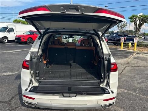 Used 2021 BMW X7 xDrive40i w/ Cold Weather Package AWD/4WD image 11