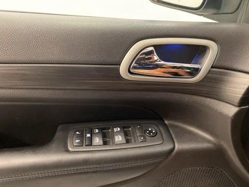Used 2021 Jeep Grand Cherokee Laredo X AWD/4WD image 22