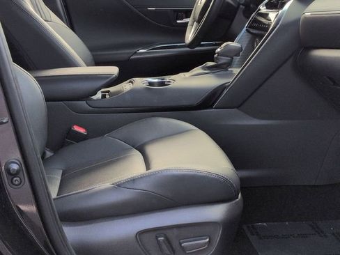 Certified 2024 Toyota Venza Limited AWD/4WD image 32
