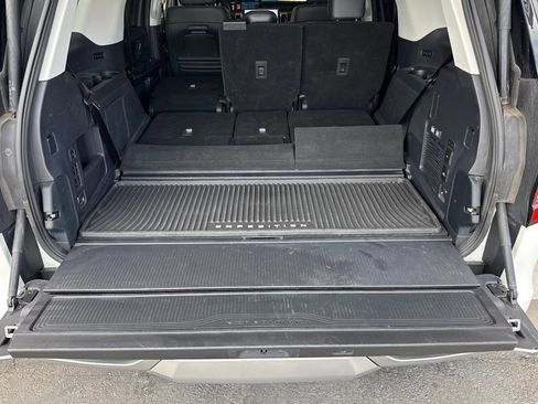 Used 2025 Ford Expedition Platinum w/ Driver's Package AWD/4WD image 16
