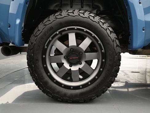 Used 2019 Toyota Tundra SR5 w/ SR5 Upgrade Package image 18