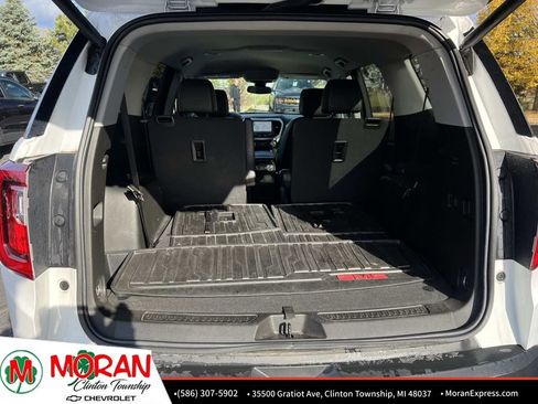 Certified 2023 GMC Acadia SLT w/ Technology Package image 13