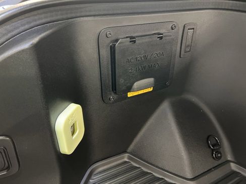 Certified 2025 Ford F150 Lightning Lariat image 43