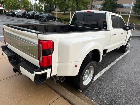 Used 2025 Ford F450 Platinum w/ Platinum Plus Package AWD/4WD image 3