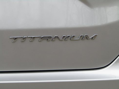 Certified 2019 Ford Edge Titanium w/ Equipment Group 301A image 10