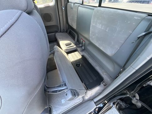 Used 2006 Toyota Tacoma X-Runner image 15