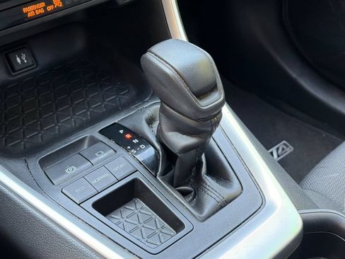 Used 2019 Toyota RAV4 XLE w/ Carpet Mat Package FWD image 23
