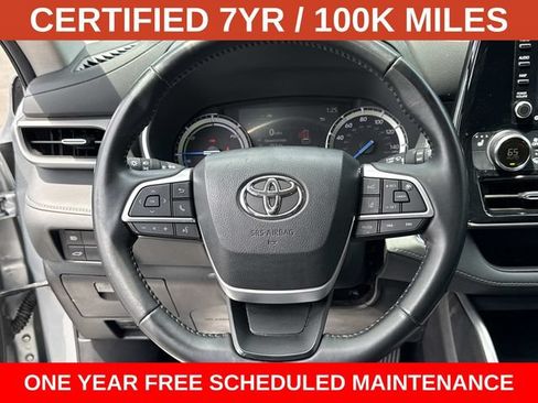 Used 2022 Toyota Highlander XLE AWD/4WD image 19