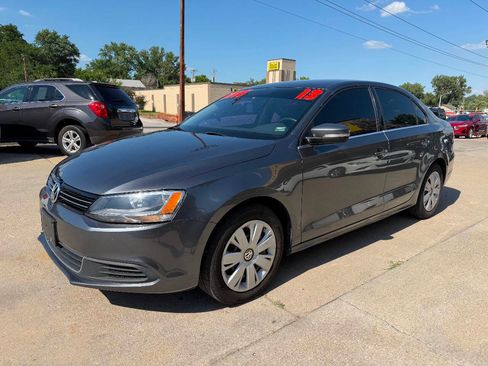 Used 2013 Volkswagen Jetta SE FWD image 3
