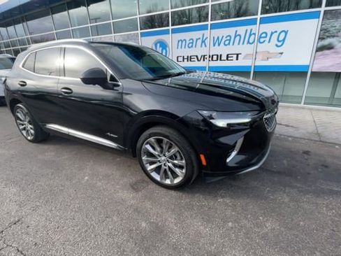 Used 2022 Buick Envision Avenir w/ Technology Package II image 2