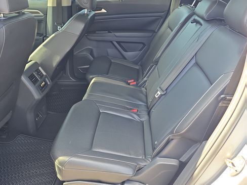 Used 2021 Volkswagen Atlas SE w/ Panoramic Sunroof Package image 19