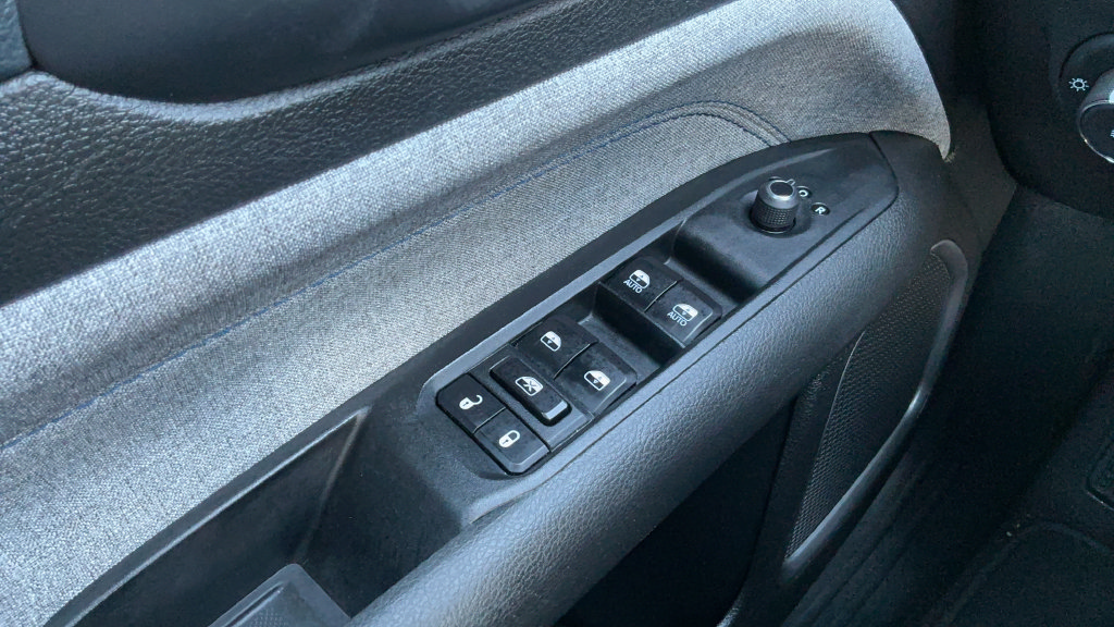 Used 2024 Jeep Compass Latitude AWD/4WD image 14