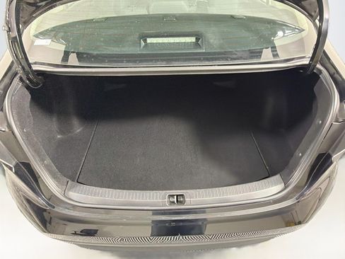 Used 2025 Toyota Corolla LE FWD image 28