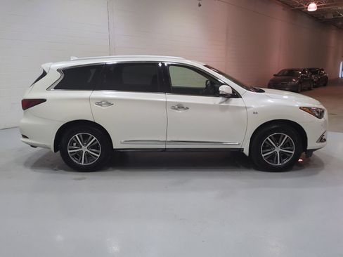Used 2019 INFINITI QX60 Luxe w/ Essential Package AWD/4WD image 2