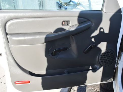 Used 2005 Chevrolet Silverado 3500 W/T w/ Snow Plow Prep Package AWD/4WD image 17