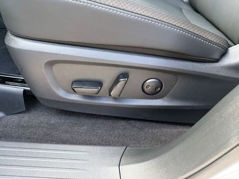 New 2026 Nissan Pathfinder SL w/ SL Premium Package FWD image 15