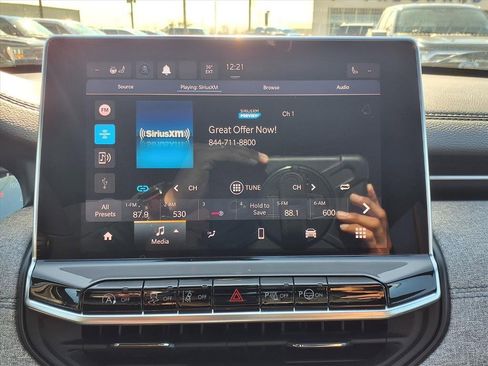 Used 2023 Jeep Compass Latitude w/ Convenience Group image 19