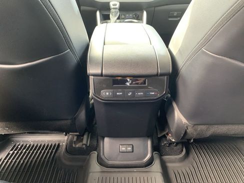 Used 2022 Toyota Highlander XSE image 14