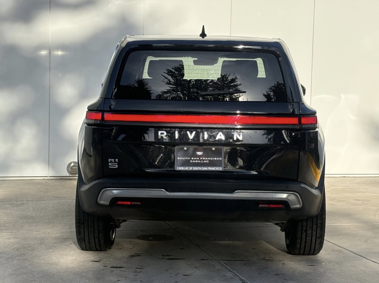 Used 2024 Rivian R1S Adventure Dual AWD/4WD image 8