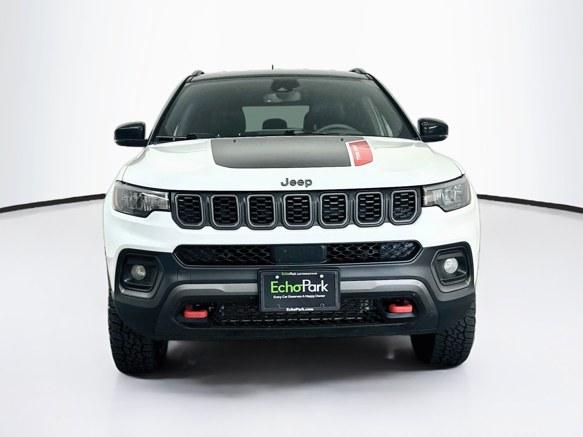 Used 2025 Jeep Compass Trailhawk AWD/4WD image 2