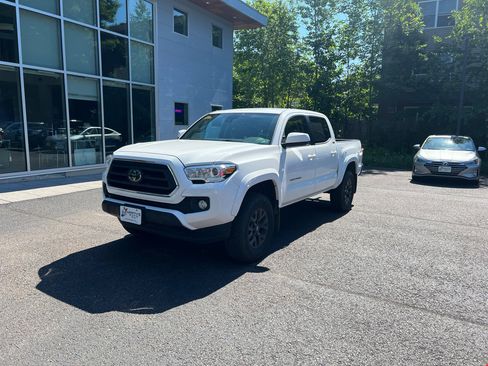 Used 2022 Toyota Tacoma SR5 image 1
