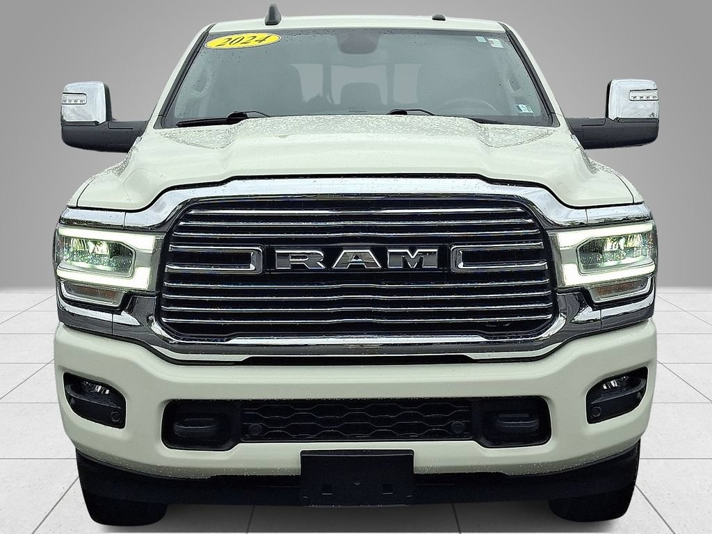 Used 2024 RAM 3500 Laramie AWD/4WD image 3