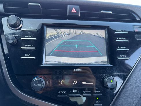Used 2020 Toyota Camry SE FWD image 28