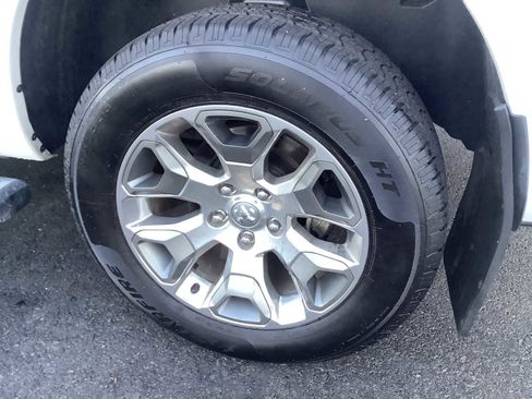 Used 2017 RAM 1500 Limited image 6