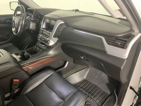 Used 2018 GMC Yukon XL SLT w/ Open Road Package AWD/4WD image 7