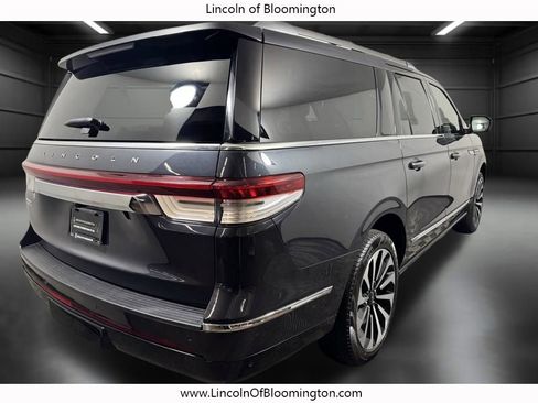 Certified 2022 Lincoln Navigator L Reserve AWD/4WD image 8