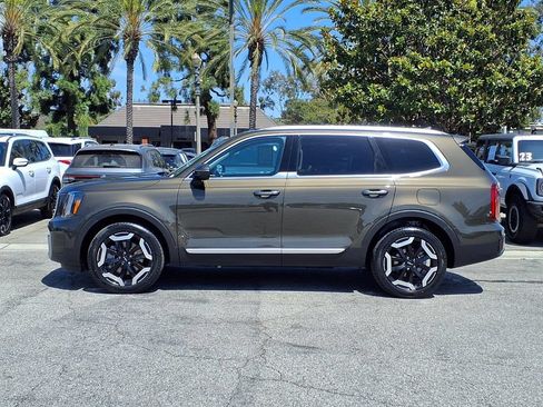 Certified 2023 Kia Telluride S w/ S Sunroof Package AWD/4WD image 3