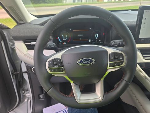 New 2026 Ford Explorer Active w/ Active Comfort Package RWD image 11