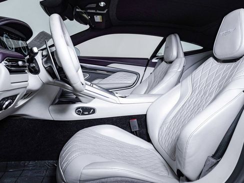 Used 2024 Aston Martin DB12 Coupe image 24