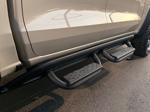 Used 2024 Chevrolet Colorado ZR2 w/ Technology Package image 17