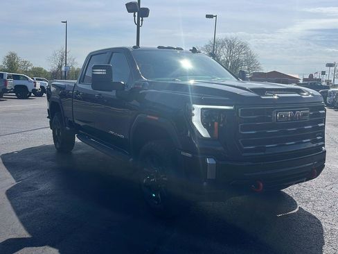 Used 2024 GMC Sierra 2500 AT4 w/ AT4 Premium Plus Package AWD/4WD image 7