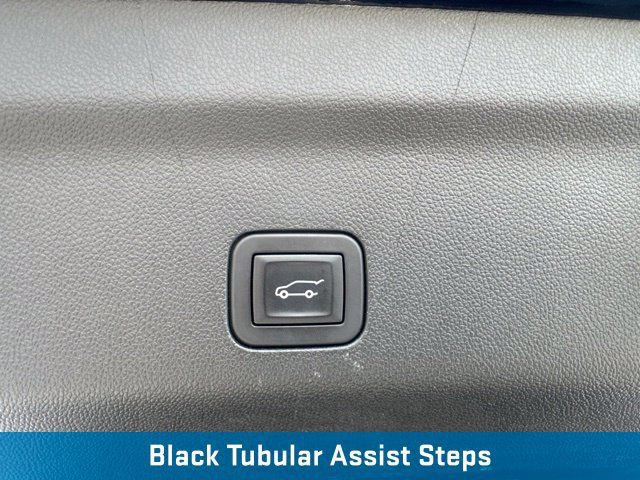 Used 2025 Chevrolet Suburban Z71 AWD/4WD image 19
