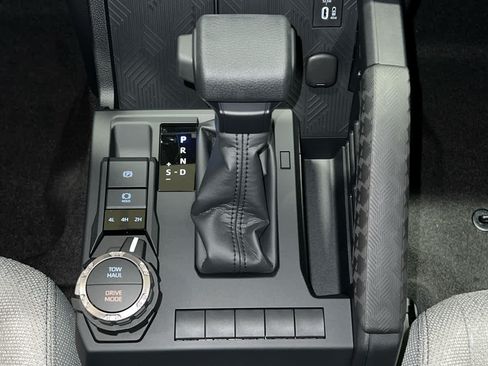 New 2026 Toyota 4Runner SR5 AWD/4WD image 21