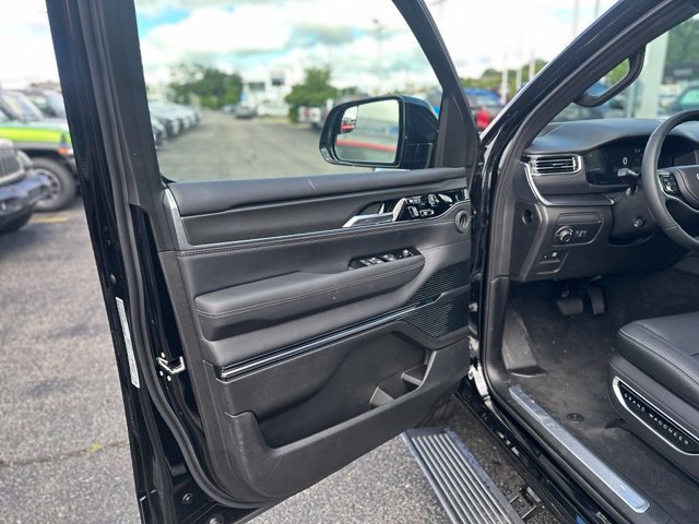 New 2026 Jeep Grand Wagoneer Summit AWD/4WD image 20