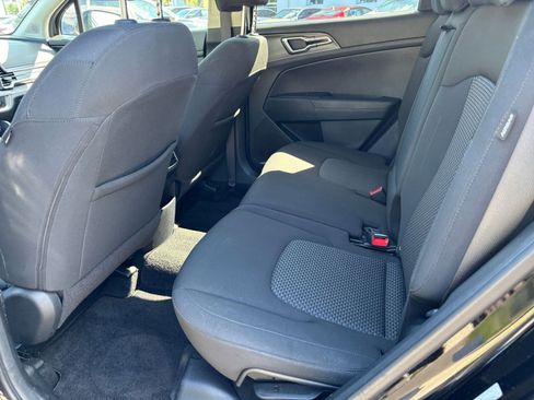 Used 2025 Kia Sportage LX FWD image 24