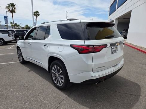 Certified 2022 Chevrolet Traverse Premier w/ LPO, Cargo Package FWD image 4