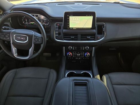Used 2023 GMC Yukon XL SLT w/ SLT Luxury Package image 22