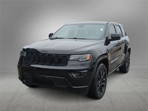 Used 2021 Jeep Grand Cherokee Laredo X image 4