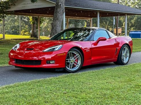Used 2007 Chevrolet Corvette Z06 w/ Preferred Equipment Group RWD image 8