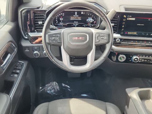 Used 2022 GMC Sierra 1500 Elevation image 9