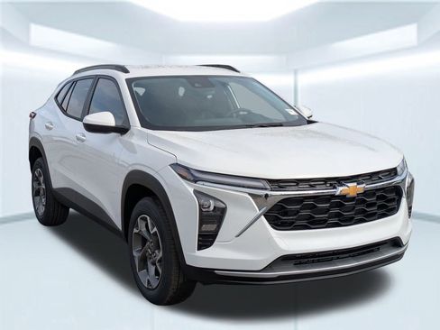 New 2026 Chevrolet Trax LT w/ Driver Confidence Package image 8