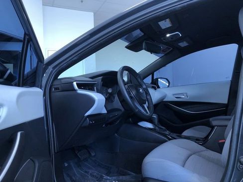 Certified 2025 Toyota Corolla SE image 10