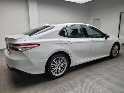 Used 2019 Toyota Camry XLE image 10