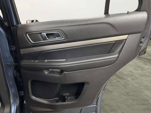 Used 2018 Ford Explorer XLT w/ Equipment Group 202A image 21