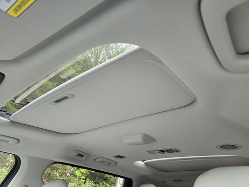 New 2026 Kia Carnival SX w/ SX Dark Edition Package FWD image 12